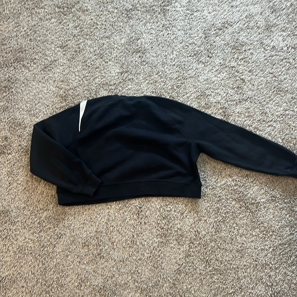 Women’s Nike Cropped Crewneck Pullover Sweatshirt Big Nike Check Womens Sz Large - Picture 6 of 7